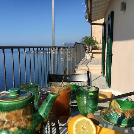 House In Grimaldi. Spectacular View Over The French Riviera! Grimaldi  Kültér fotó